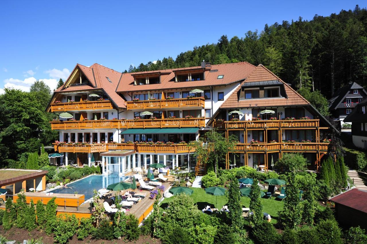 Erfurths Bergfried Ferien & Wellnesshotel Hinterzarten Exterior foto