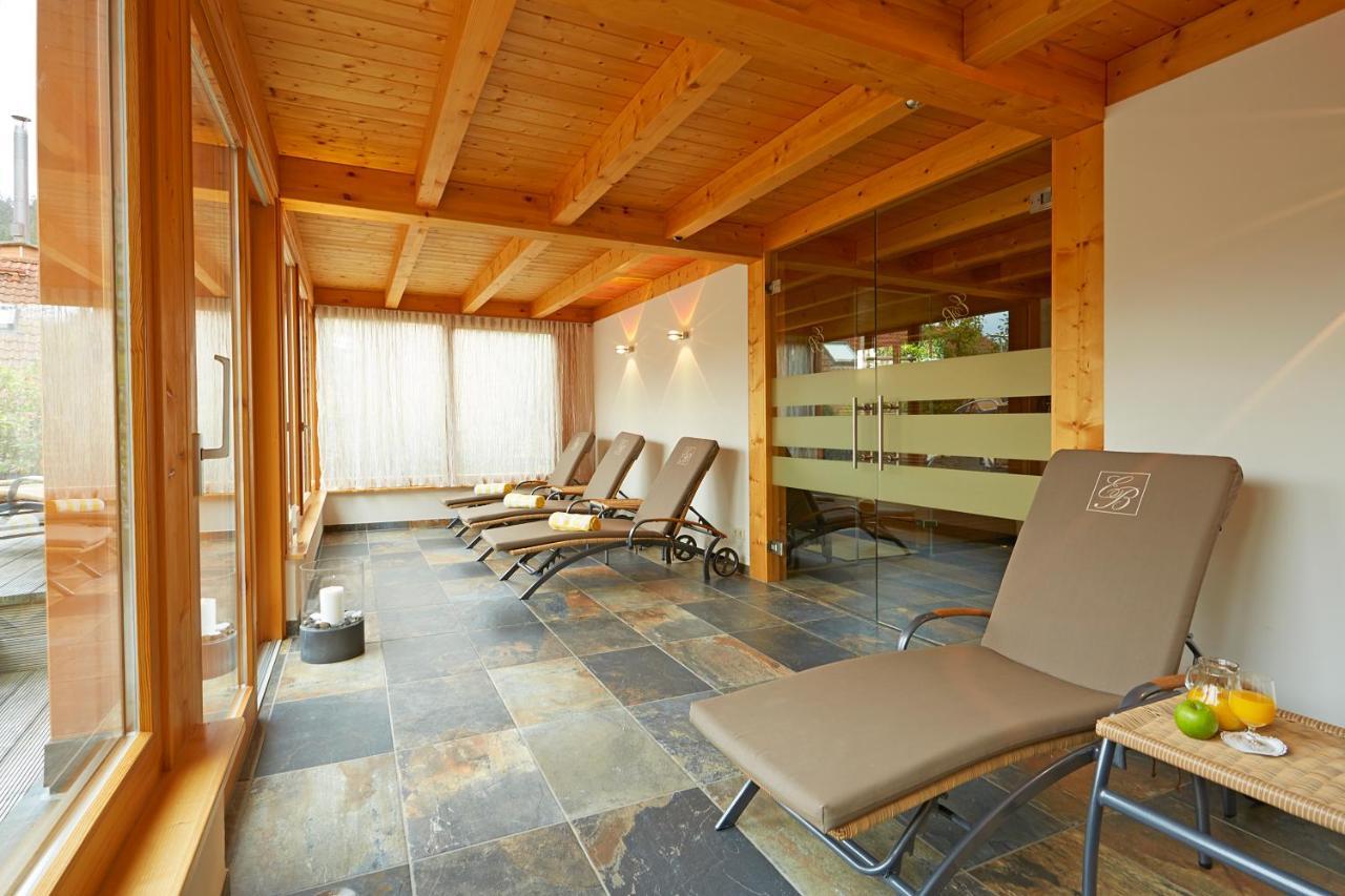 Erfurths Bergfried Ferien & Wellnesshotel Hinterzarten Exterior foto